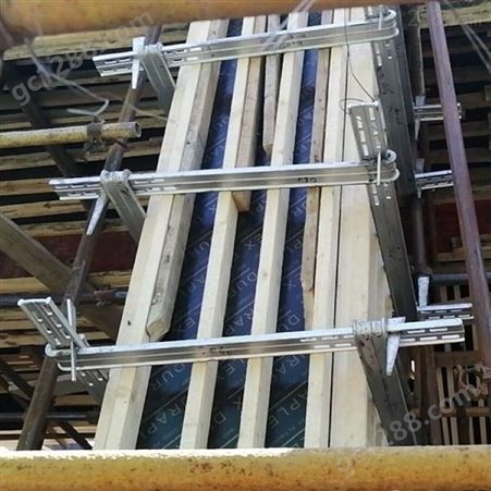 新型方柱扣紧固件厂家加工 天津石岱建材