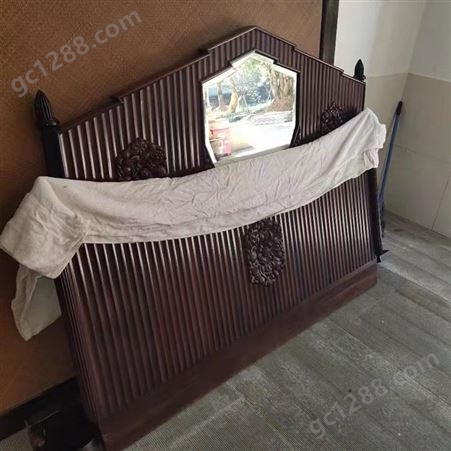 红木八仙桌回收 上海上门收购大红酸枝方桌 免费出价