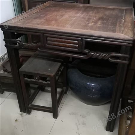 红木八仙桌回收 上海上门收购大红酸枝方桌 免费出价