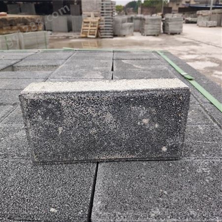 黑色透水砖防滑 重庆透水砖生产厂家 透水砖按需定制 佳冠彩砖