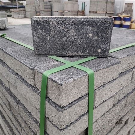 黑色透水砖防滑 重庆透水砖生产厂家 透水砖按需定制 佳冠彩砖